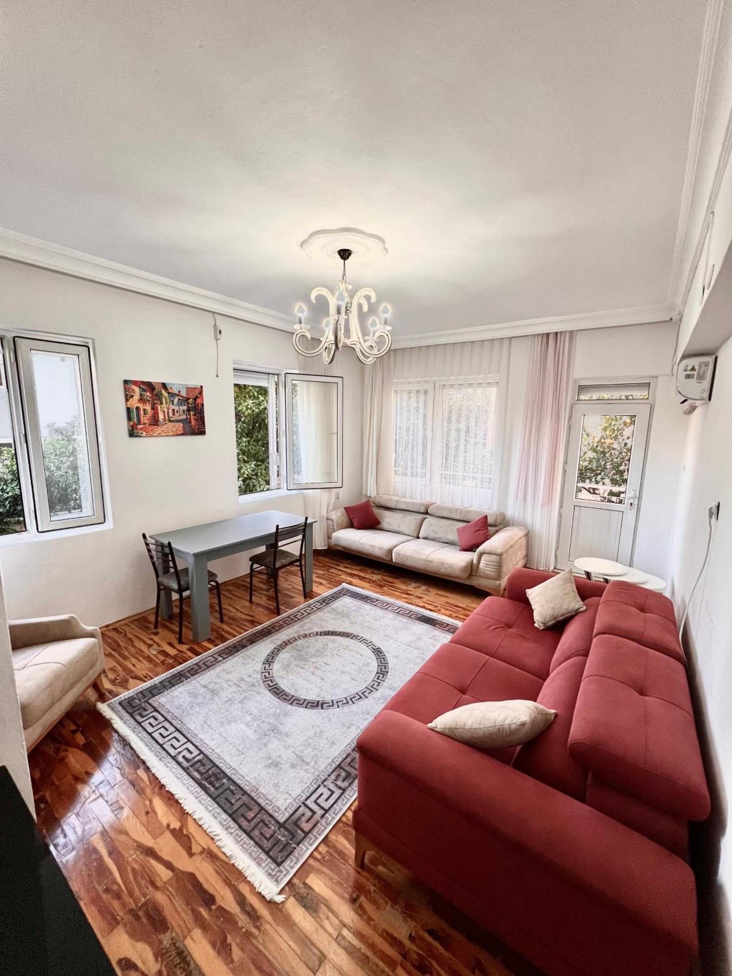 Konyaalti 600 Metre Uzaklikta 2+1 Apartment