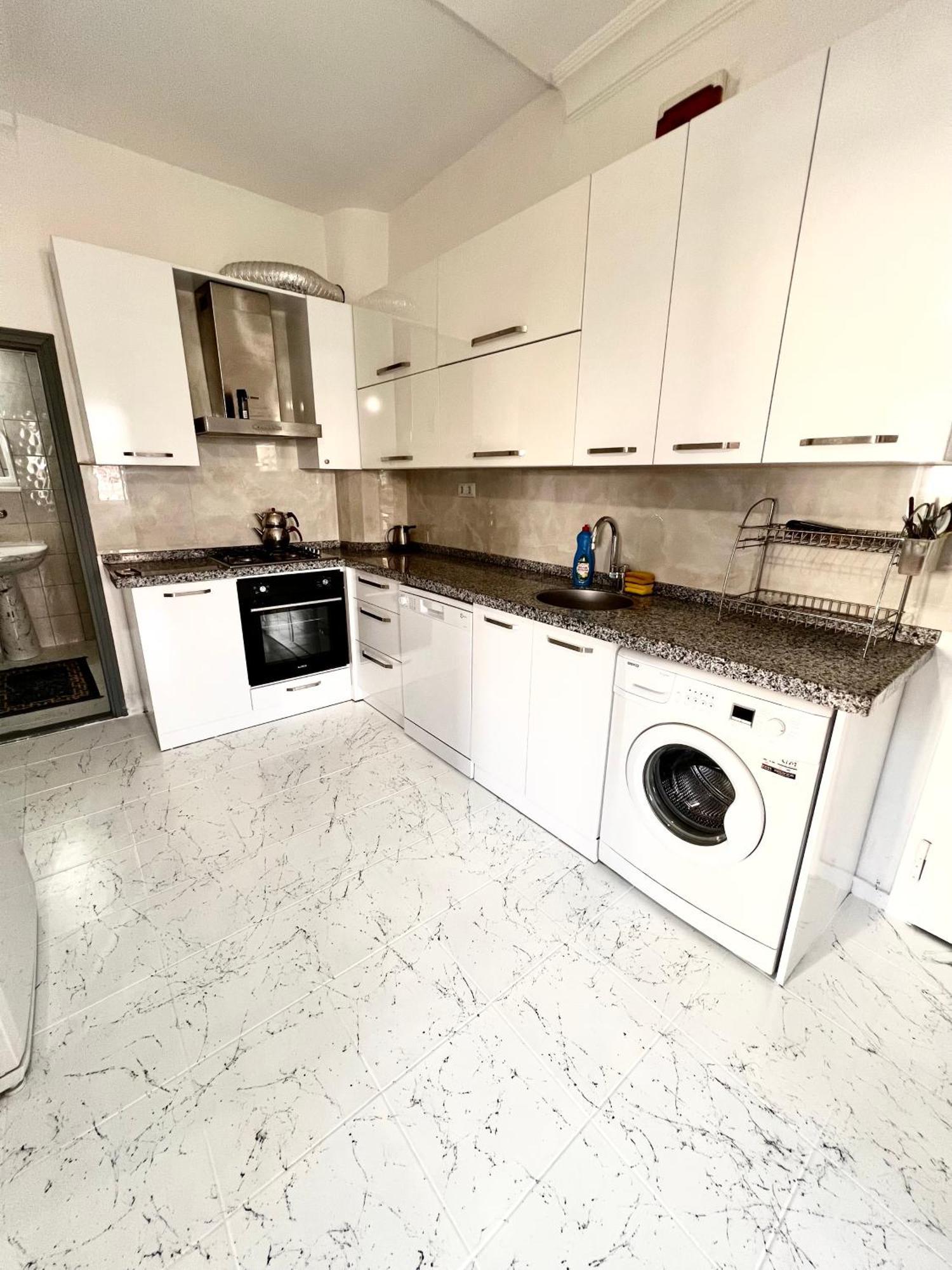 Konyaalti 600 Metre Uzaklikta 2+1 Apartment